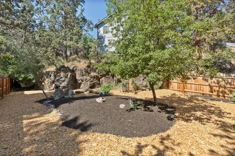 20029 Beaver Ln, Bend, OR 97703 photo 4