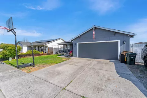 611 Andrea Way, Eagle Point, OR 97524 photo 2