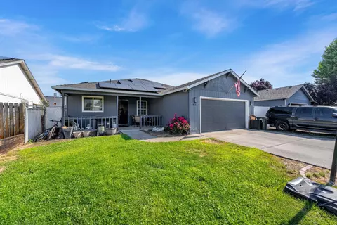 611 Andrea Way, Eagle Point, OR 97524 photo 3