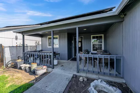 611 Andrea Way, Eagle Point, OR 97524 photo 5