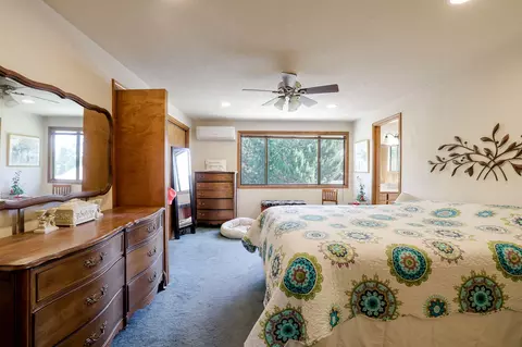 Bedroom - 20640 Kandi Ct, Bend, OR 97701 photo 1 of 4