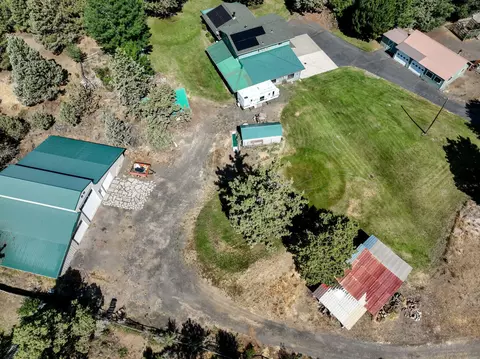 View/Area - 20640 Kandi Ct, Bend, OR 97701 photo 3 of 6