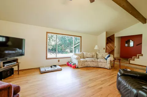 Living - 20640 Kandi Ct, Bend, OR 97701 photo 3 of 4