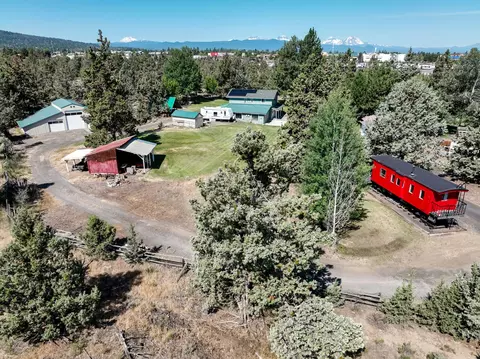 View/Area - 20640 Kandi Ct, Bend, OR 97701 photo 5 of 6