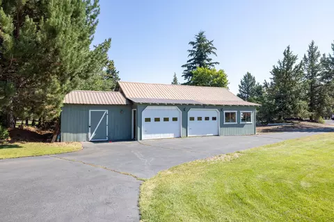 Exterior - 20640 Kandi Ct, Bend, OR 97701 photo 5 of 15