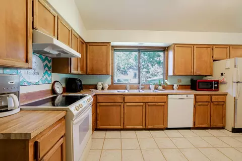 Kitchen - 20640 Kandi Ct, Bend, OR 97701 photo 1 of 5