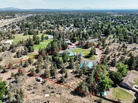 View/Area - 20640 Kandi Ct, Bend, OR 97701 photo 2 of 6