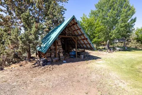 Exterior - 20640 Kandi Ct, Bend, OR 97701 photo 15 of 15