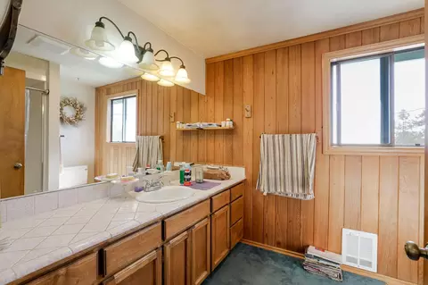 Bath - 20640 Kandi Ct, Bend, OR 97701 photo 2 of 3