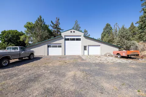 Exterior - 20640 Kandi Ct, Bend, OR 97701 photo 10 of 15