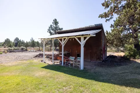 Exterior - 20640 Kandi Ct, Bend, OR 97701 photo 12 of 15