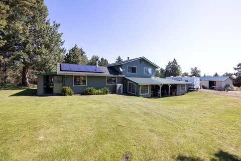 Exterior - 20640 Kandi Ct, Bend, OR 97701 photo 2 of 15