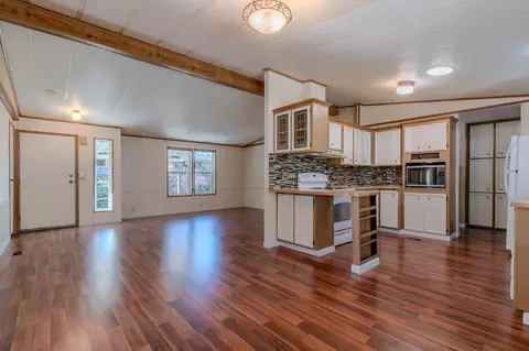 215 Tolman Creek Rd #SPC 10, Ashland, OR 97520