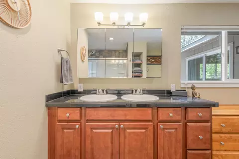 60939 Amethyst St, Bend, OR 97702 photo 14