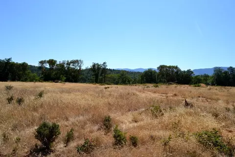 669 Harris Rd, Grants Pass, OR 97526