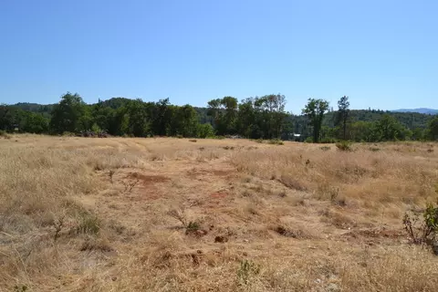 705 Harris Rd, Grants Pass, OR 97526