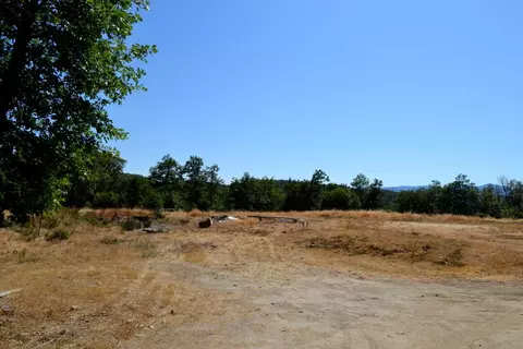 785 Harris Rd, Grants Pass, OR 97526
