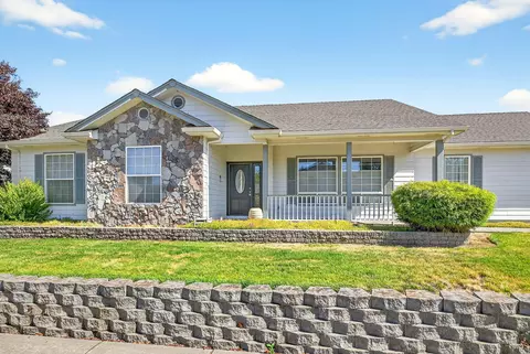 201 Orchardview Cir, Central Point, OR 97502