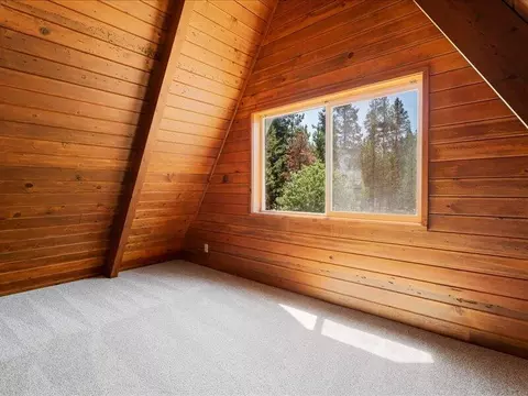 Bedroom - 15675 Twin Dr, La Pine, OR 97739 photo 6 of 6