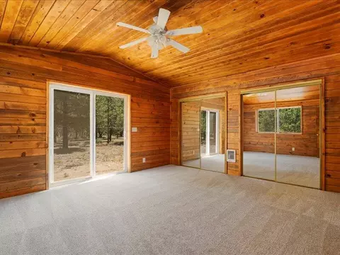 Bedroom - 15675 Twin Dr, La Pine, OR 97739 photo 2 of 6