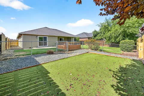 636 Sheffield Dr, Eagle Point, OR 97524 photo 16