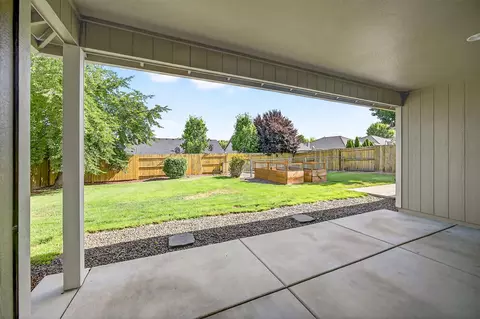 636 Sheffield Dr, Eagle Point, OR 97524 photo 11