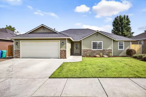 636 Sheffield Dr, Eagle Point, OR 97524 photo 8