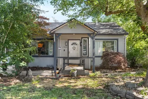 1906 Prune St, Medford, OR 97501