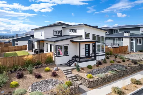 3769 SW 43rd St, Redmond, OR 97756