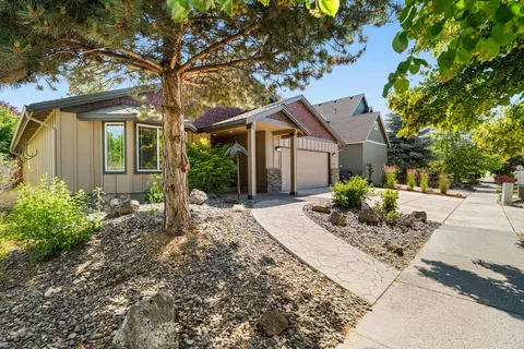 2907 NE Marea Dr, Bend, OR 97701 photo 2