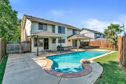 1098 Gate Park Dr, Central Point, OR 97502