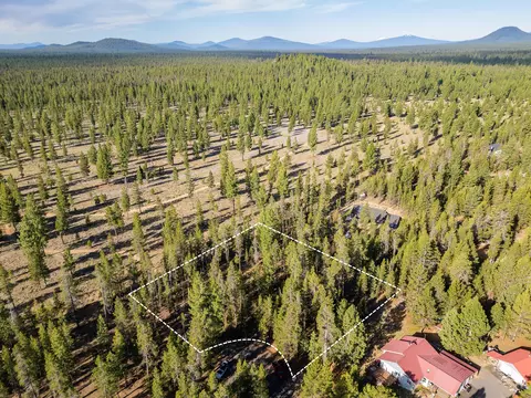 54809 Mountain View Ct, Bend, OR 97707