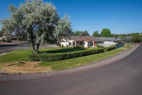 2761 NE Yellowpine Rd, Prineville, OR 97754