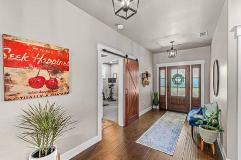 Entry Way - 1741 River Run St, Central Point, OR 97502 photo 1 of 1