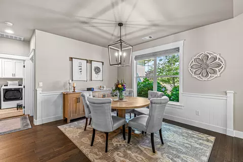 Dining - 1741 River Run St, Central Point, OR 97502 photo 1 of 1