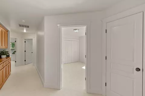 Entry Way - 21376 Oakview Dr, Bend, OR 97701 photo 3 of 3