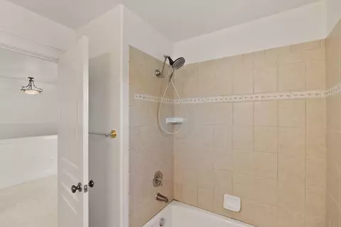Bath - 21376 Oakview Dr, Bend, OR 97701 photo 6 of 6