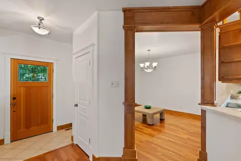 Entry Way - 21376 Oakview Dr, Bend, OR 97701 photo 1 of 3