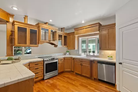 Kitchen - 21376 Oakview Dr, Bend, OR 97701 photo 1 of 4