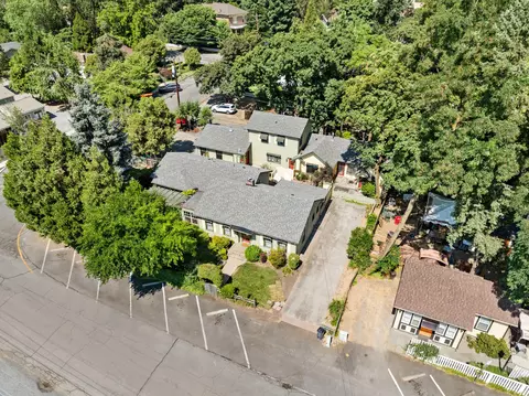 160 S Fourth St, Jacksonville, OR 97530