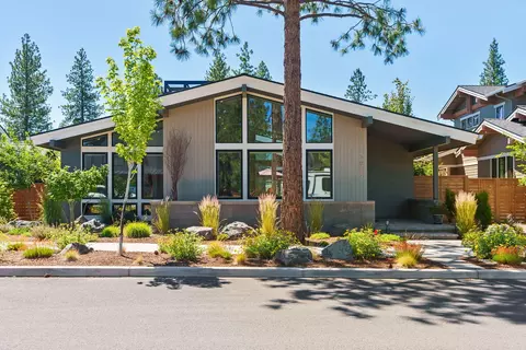 3055 NW Tharp Ave, Bend, OR 97703