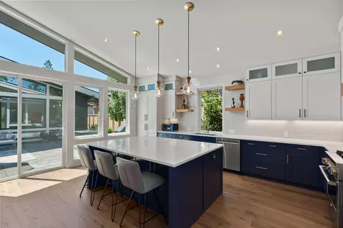 Kitchen - 3055 NW Tharp Ave, Bend, OR 97703 photo 1 of 10