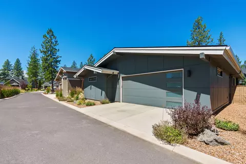 Exterior - 3055 NW Tharp Ave, Bend, OR 97703 photo 6 of 11
