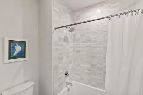 Bath - 3055 NW Tharp Ave, Bend, OR 97703 photo 2 of 8