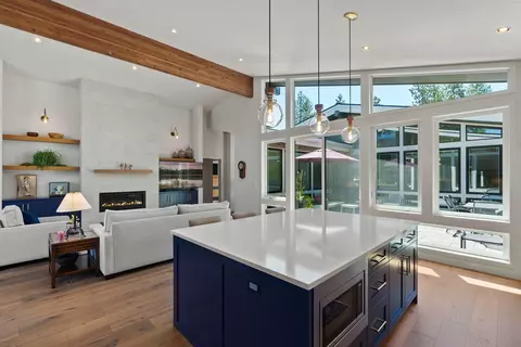 Kitchen - 3055 NW Tharp Ave, Bend, OR 97703 photo 10 of 10