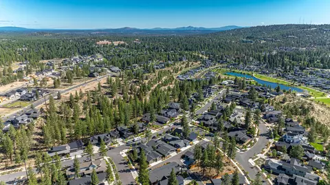 View/Area - 3055 NW Tharp Ave, Bend, OR 97703 photo 4 of 5