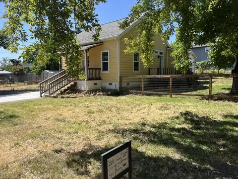 227 W Hersey St, Ashland, OR 97520
