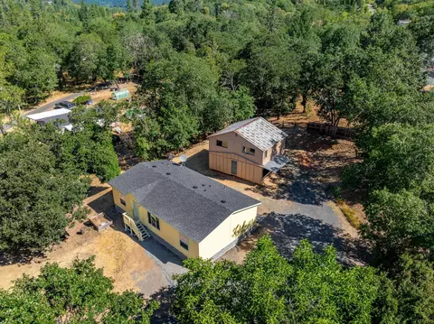 849 Three Pines Rd, Grants Pass, OR 97526