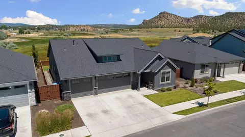 1085 NE Henry Dr, Prineville, OR 97754