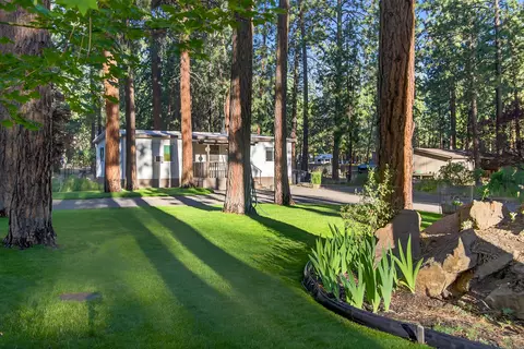60221 Winnebago Ln, Bend, OR 97702 photo 2